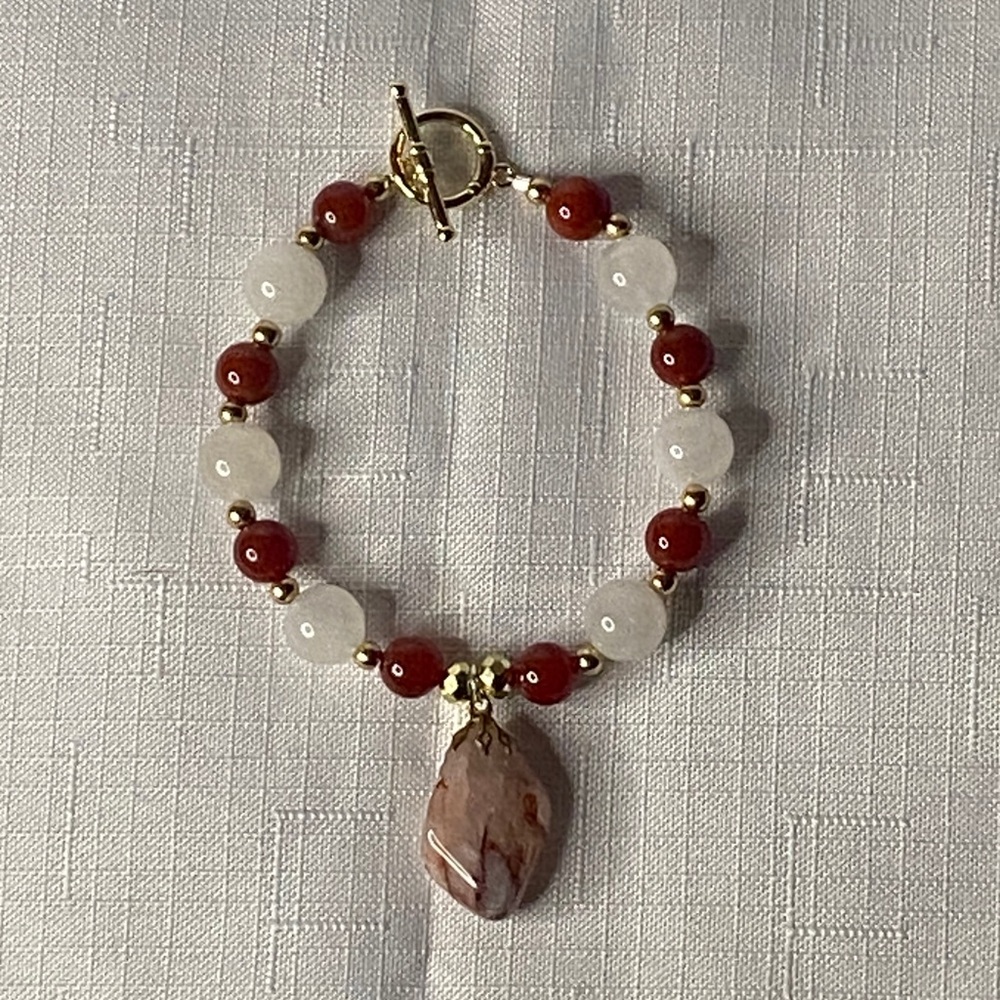 Elegant Gold and Red Beaded Bracelet